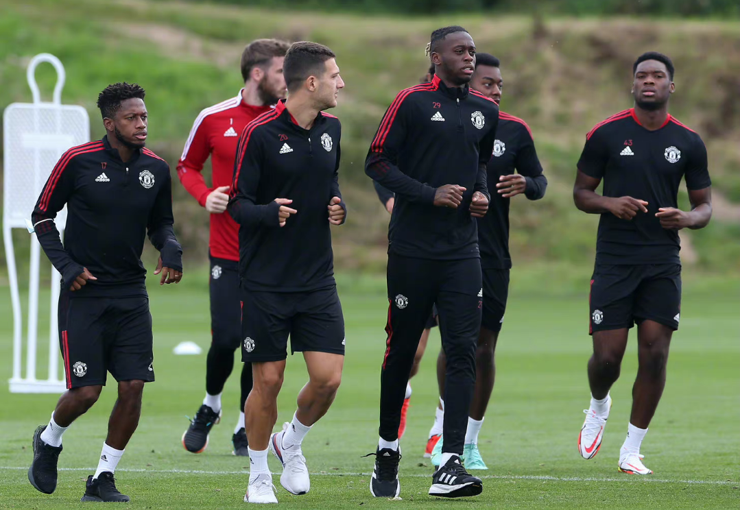 九游官方入口国际比赛日深圳男篮备战英超，造点机会细节曝光，气氛紧张，更衣室氛围转暖的简单介绍